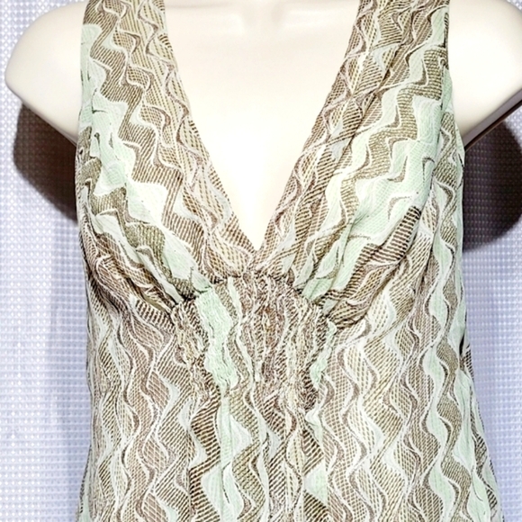 Jonathan Martin Taupe & Green Double Layered Top (L) - Picture 2 of 8